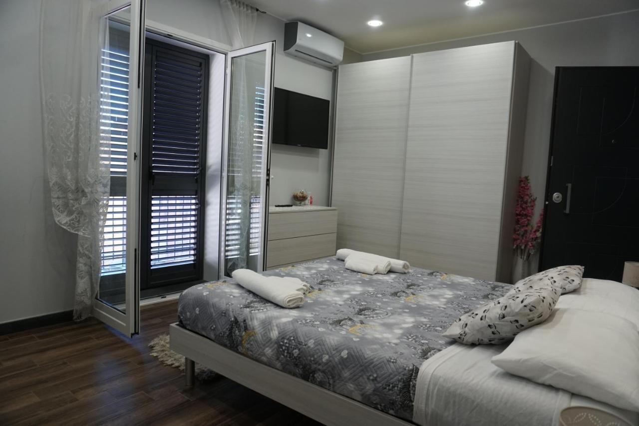B&B Porta Garibaldi Catania Luaran gambar