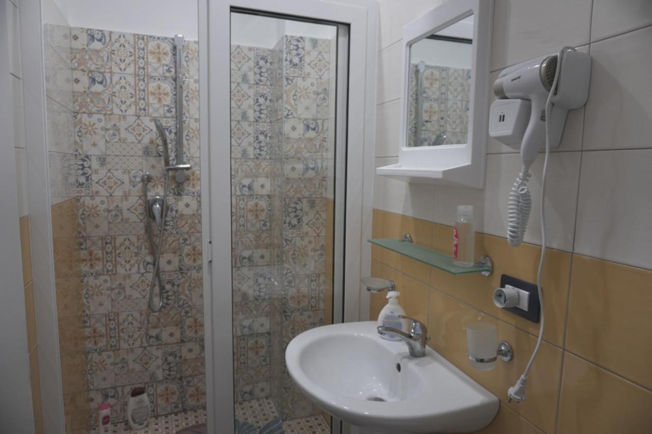 B&B Porta Garibaldi Catania Luaran gambar